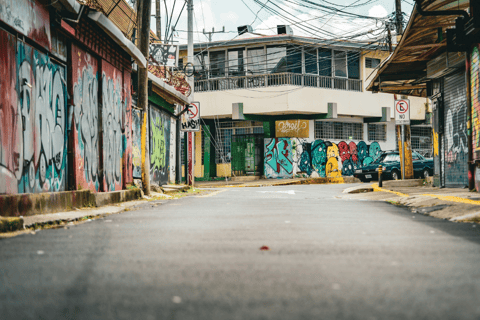 La tournée de Chepe Chinchurro : Les meilleurs bars clandestins de San José