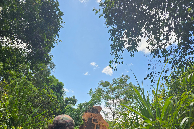 Santuario de My Son y Senderismo de Montaña - PeregrinaciónMi hijo Santuario Viaje de madrugada