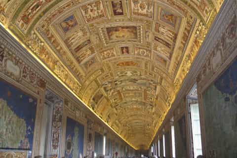 Vatican Museums Skip-the-Line Dutch Tour