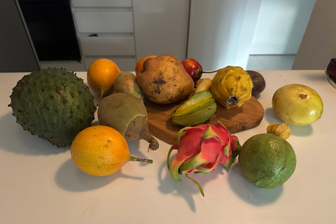 Fruits exotiques : dégustation au marché localTOURNÉE DES FRUITS ANGLAIS