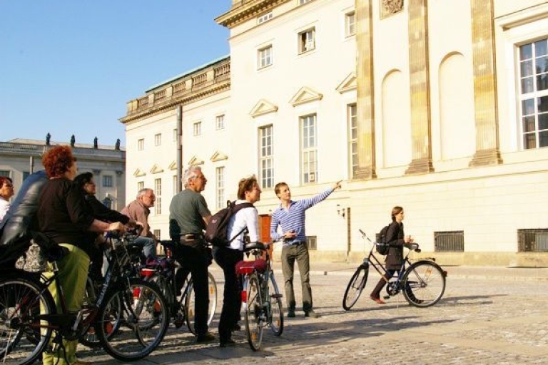 Najlepsze w Berlinie: wycieczka rowerowa z przewodnikiemPubliczna wycieczka rowerowa w języku angielskim