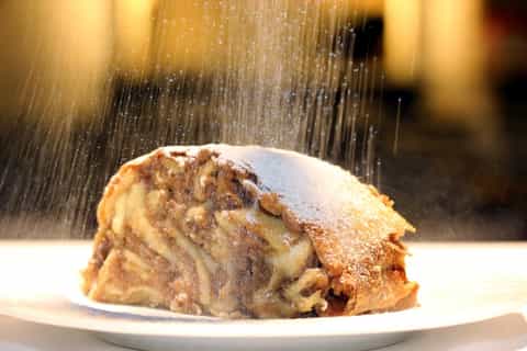 Vienna: Strudel Show with Tasting at Schönbrunn Palace