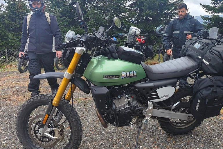 Corfù: tour in moto di mezza giornata con guidaPartecipa al tour con Fantic Caballero 500