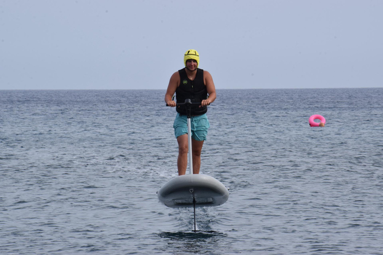 Scooters eléctricos Santorini E-Foil: surfea las olasScooters E-Foil en Santorini: surca las olas