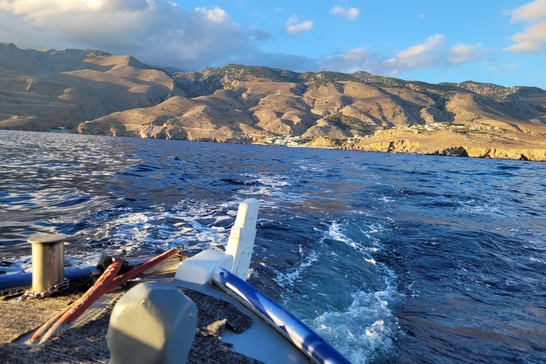 Sfakia: Barracuda fishing at sunset with a professional fisherman Sfakia: Sunset barracuda fishing with a professional fisherman