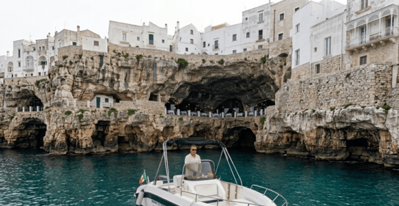 From Monopoli to Polignano a Mare: Boat Tour with Aperitif and Swim Stop