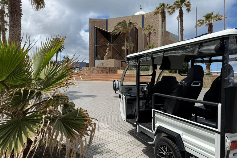 Discover the History and Viewpoints of Las Palmas (GC) by Tuk Tuk (90 min.)