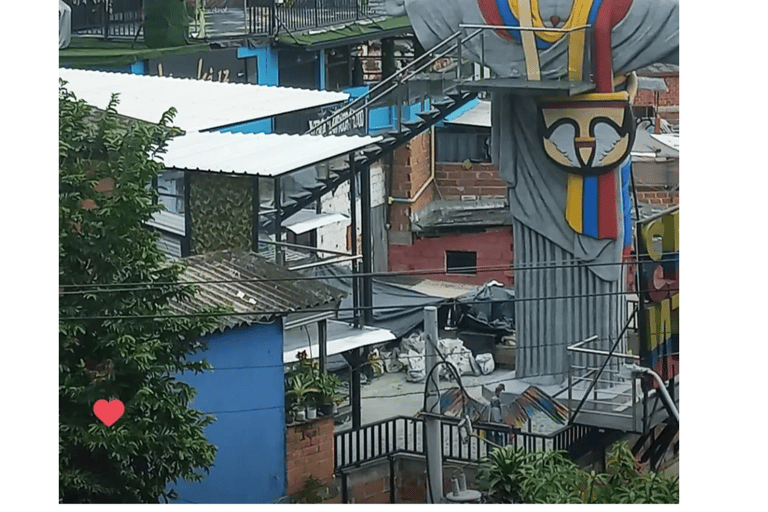 Comuna 13 Narrated by its Leaders