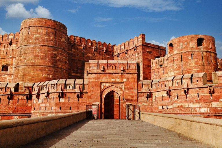 From Delhi: Sunrise Agra Tour By Car with BreakfastOnly Tour Guide For Sightseeing