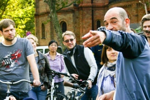 Berlin: "Vibes of Berlin" Bike Tour Public Bike Tour in German