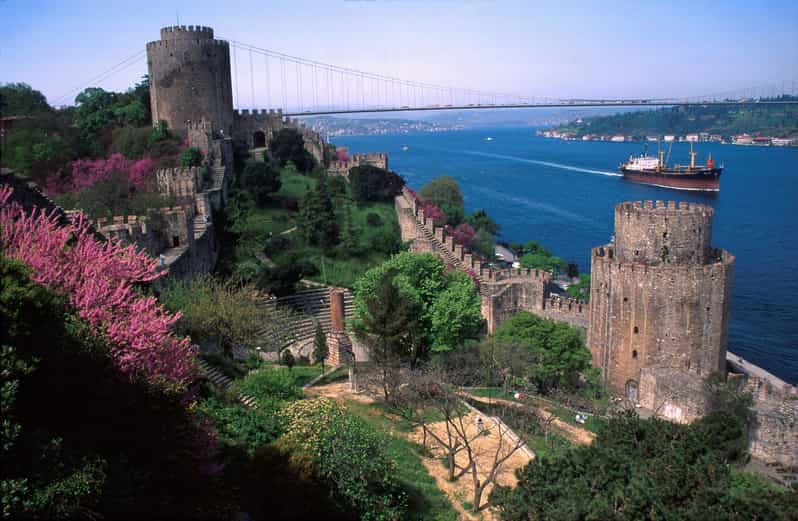 Istanbul Garipce, Festung Rumeli Hisari & Balat GetYourGuide Istanbul Garipce, Festung Rumeli Hisari & Balat GetYourGuide
