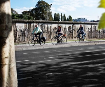 Berlin: Guided Bike Tour of the Berlin Wall and Third Reich