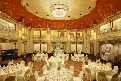 Prague : dîner dans une salle de bal néo-baroque