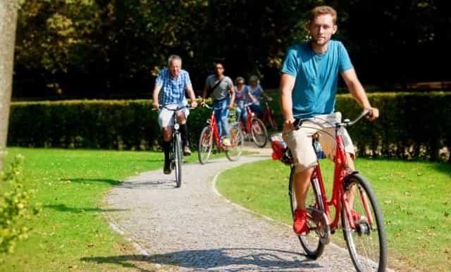 berlin "top secret" guided bike tour