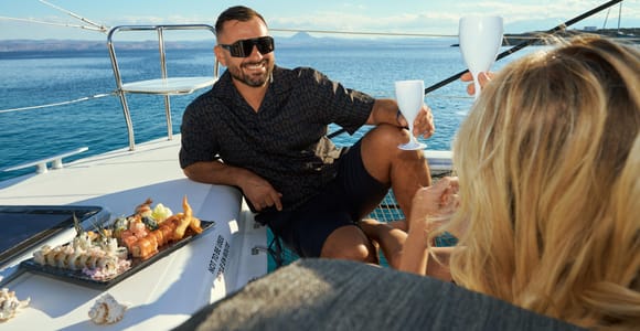 Heraklion: Sunset Luxury Cruise with Sushi and Open Bar