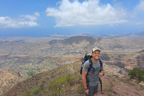 Santiago: Hike from Praia to Monte Tchota and Pico de Antónia Santiago: Beach to Monte Tchota – Pico Leão – Monte Tchota Hike