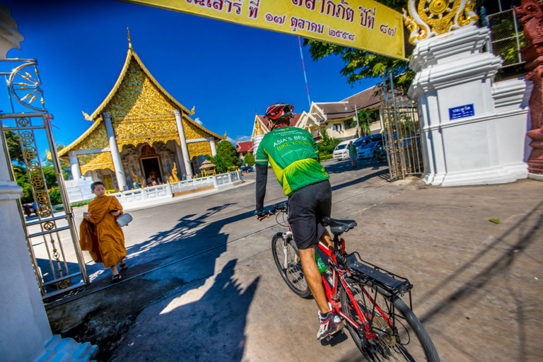 Chiang Mai: Tour guidato della città vecchia di 4 ore in biciclettaChiang Mai: tour in bicicletta di 4 ore della città vecchia