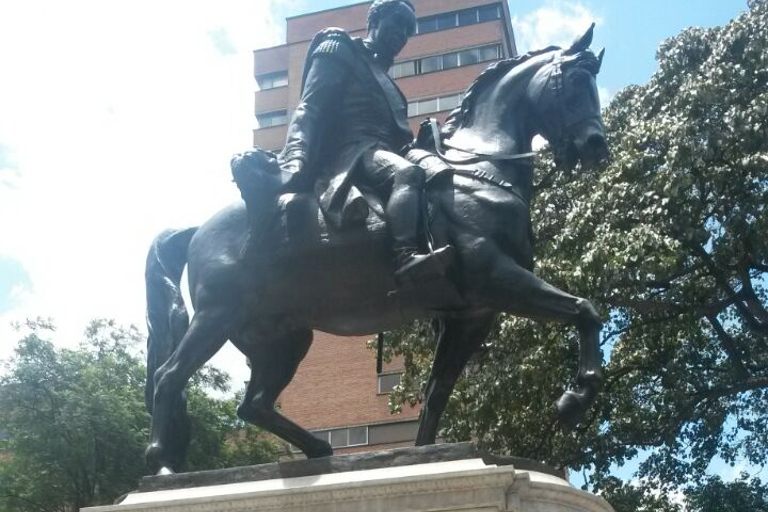 Medellín: tour histórico y religioso de 4 horas