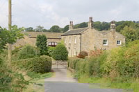 From Leeds, Yorkshire Dales Emmerdale Locations Bus Tour - Housity