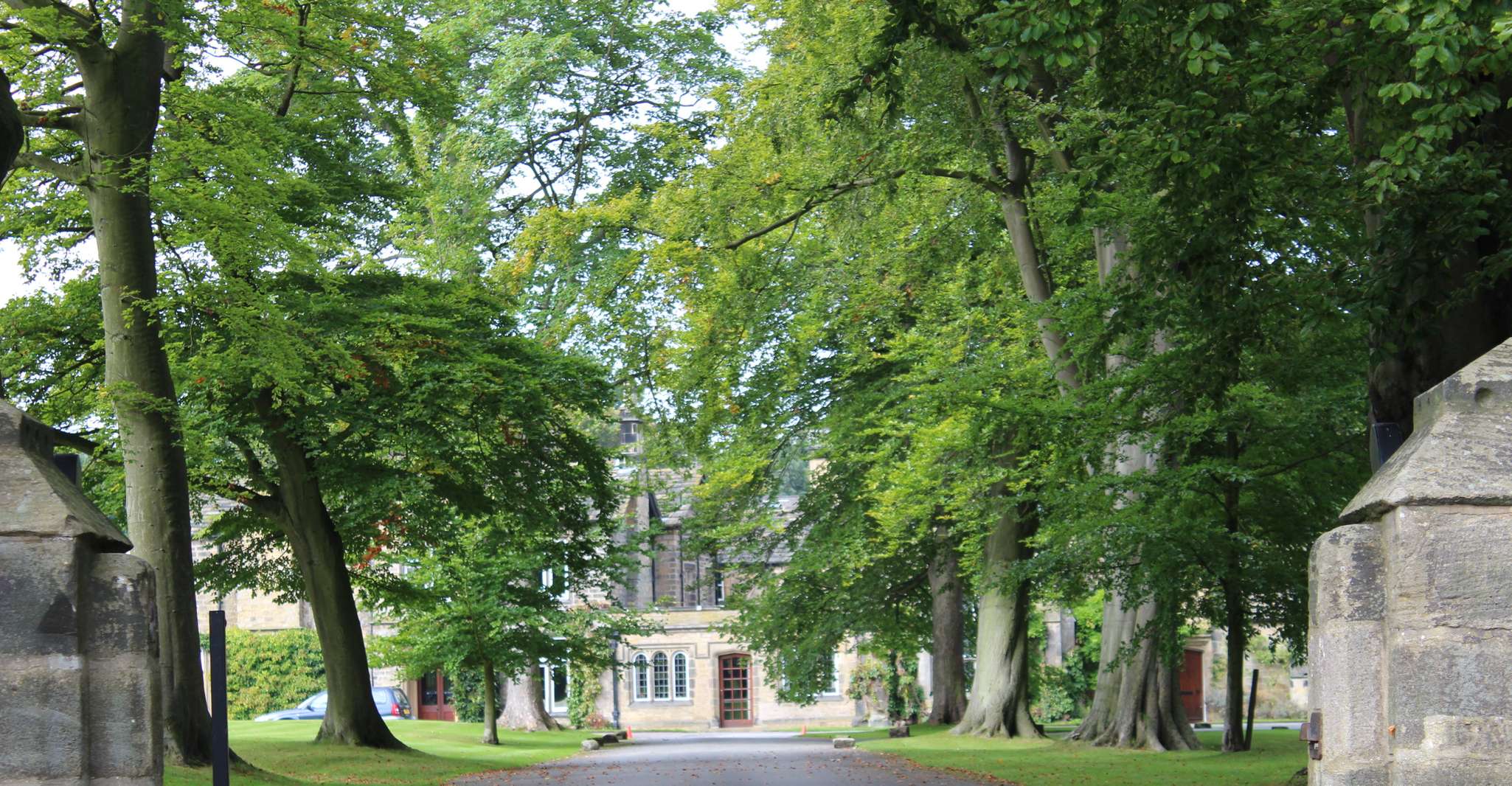 From Leeds, Yorkshire Dales Emmerdale Locations Bus Tour - Housity