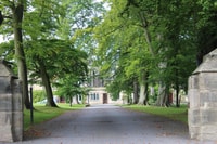 From Leeds, Yorkshire Dales Emmerdale Locations Bus Tour - Housity