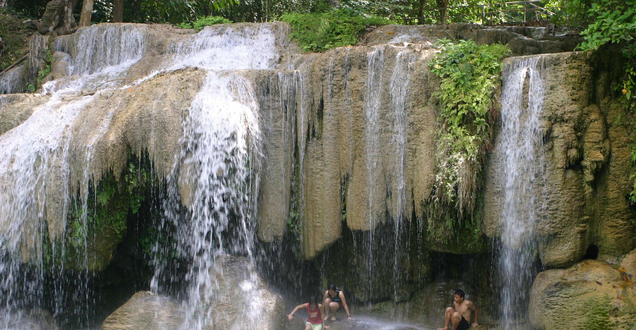 Cascade d'Erawan, chemin de fer River Kwai & Death - Hizvo