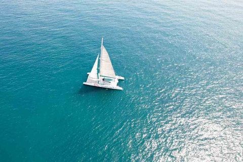 Dénia e Jávea: Excursão de catamarã à vela em Portixol com churrasco