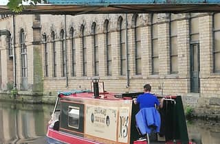 Saltaire: Bootsfahrt auf dem Leeds and Liverpool Canal