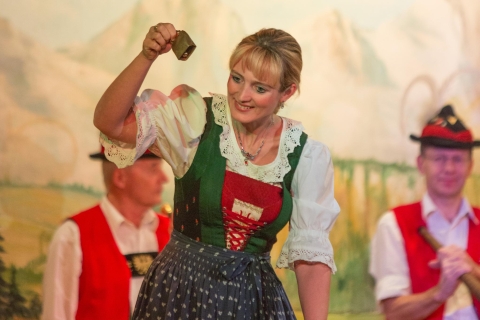 Innsbruck : soirées tyroliennes de la famille GundolfDîner pré-spectacle à 19:00 et spectacle