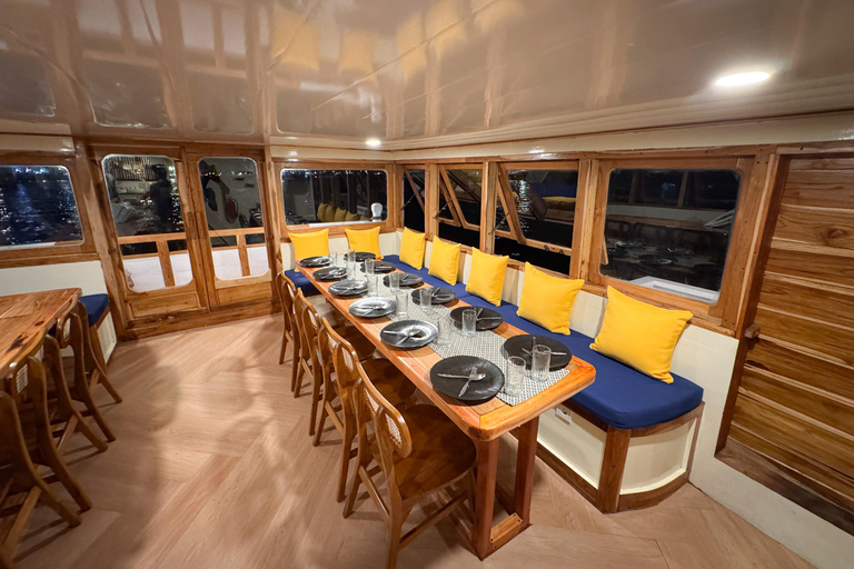 Labuan Bajo: 3-Day Komodo Island Cruise & LandTour, 15 Stops Superior Boat Sharing Room + Overland, Park Fee Excl.