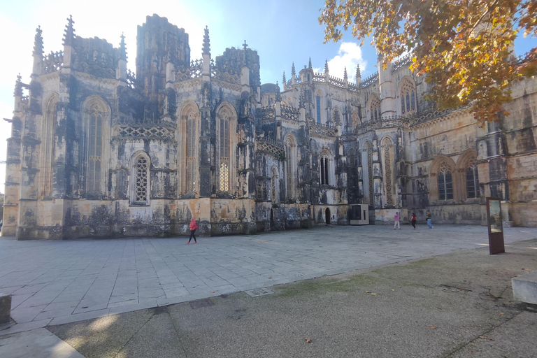 From Lisbon: Medieval Tour, Batalha, Tomar, Alcobaça, Óbidos Private Tour Option
