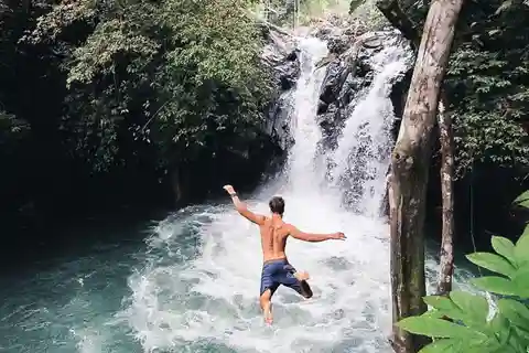 Bali: Cliff Jumping Gitgit Waterfalls & Rice Terrace Tour
