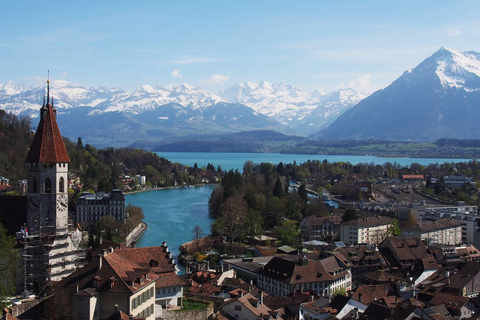 Visite privée en voiture de la capitale suisse, des châteaux et des lacs au départ de Lucerne