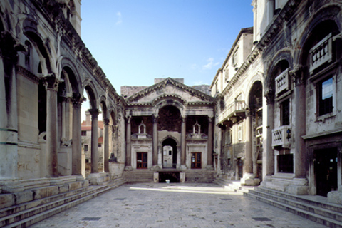 Split: Diocletian's Palace & Old Town Guided Walking Tour