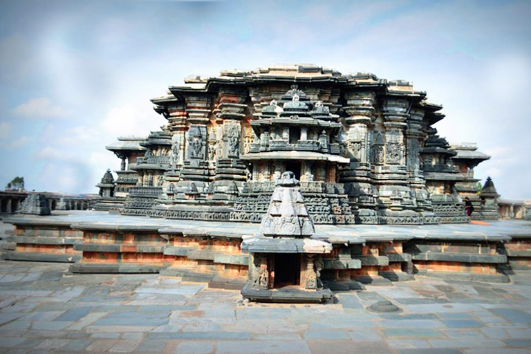 Day Excursion of Belur, Halebeedu & Shravanabelagola