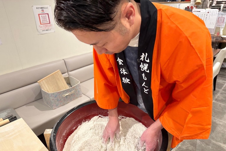 Handgemaakte Soba Noodle en Hokkaido Ezo Hertenvlees Shabu Shabu