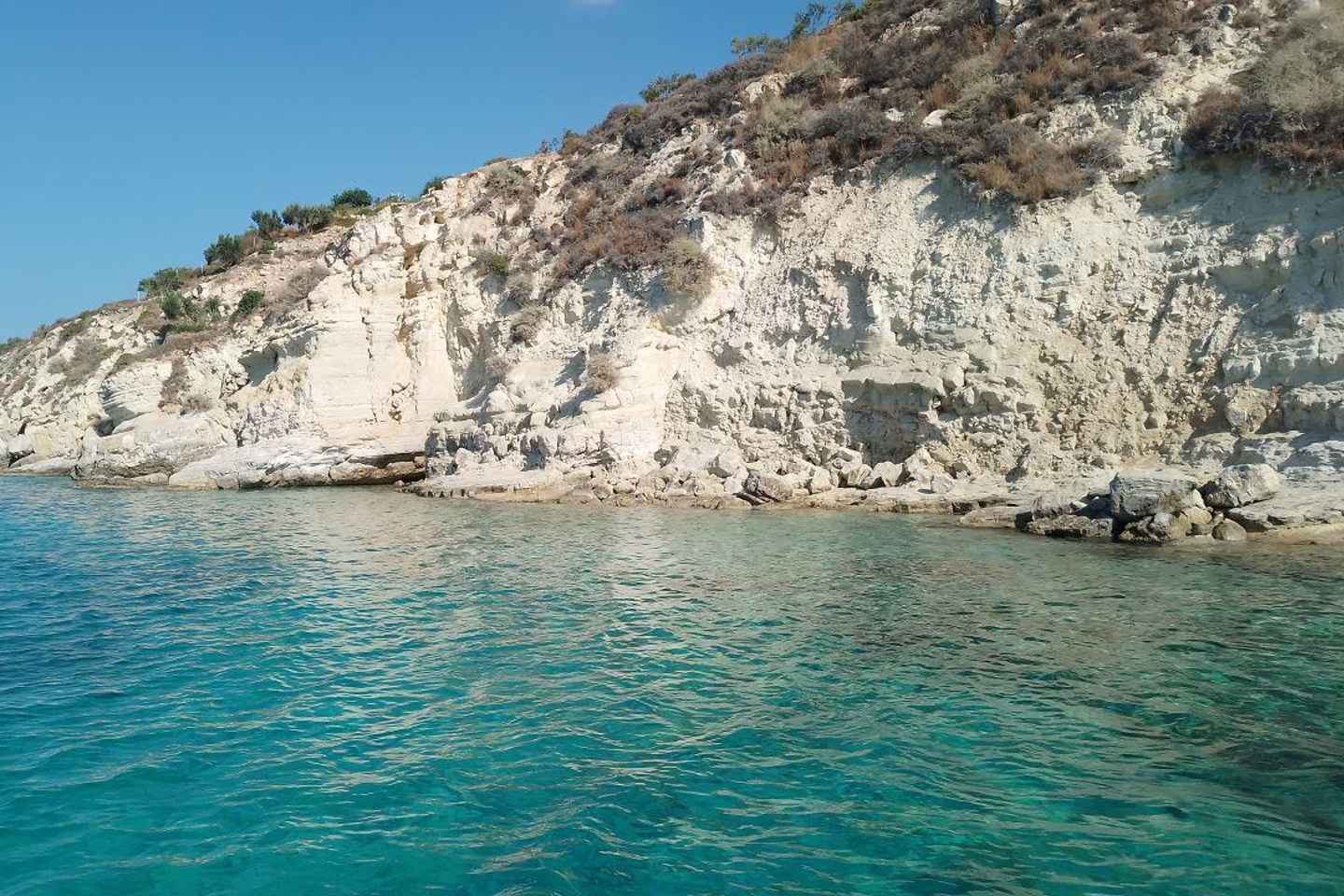 Chania: Fishing Boat Trip with Breakfast and Swim