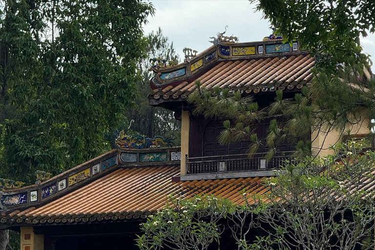 Hue: Royal Tombs Tour with Thuy Xuan Incense Village Visit 3 Royal Tombs: Minh Mang-Khai Dinh-Tu Duc & Incence Village