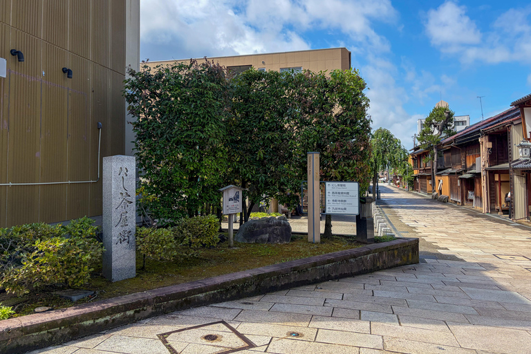Kanazawa: Private Wish Ritual & Ninja Temple Walking Tour