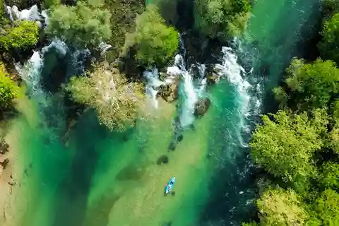Bihać: Kajakfahren mit den Una-Piraten auf dem Fluss Una