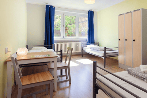 Bratislava: ultiem feestweekend van 2 nachten met hotelovernachting2 nachten in het Bratislava Bash Hostel, 60 minuten bierfietsen, kroegentocht