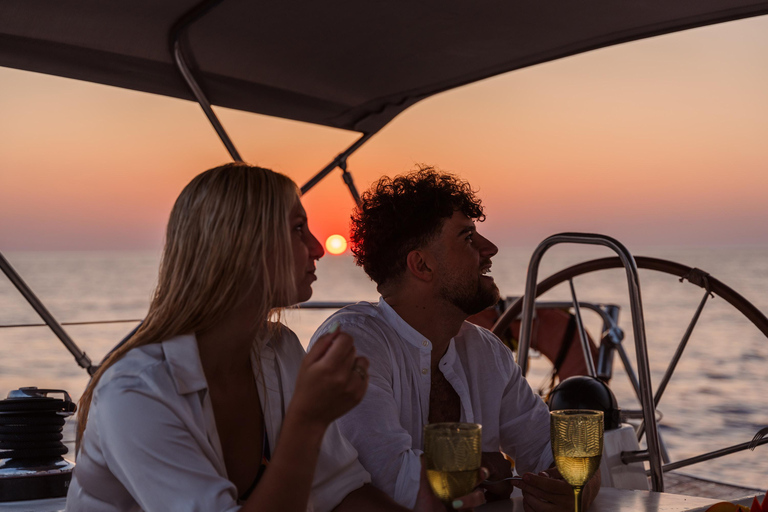 Heraklion: Crociera in barca a vela sull&#039;isola di Dia con snorkelingTour privato di mezza giornata