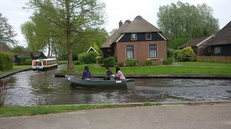 Amsterdam: Giethoorn i Deventer – wycieczka prywatna z łodzią