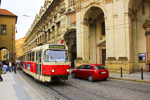 Prag: Heldagstur med lunch och flodbåtskryssningPrag: Hel dags rundvandring med båtutflykt och lunch