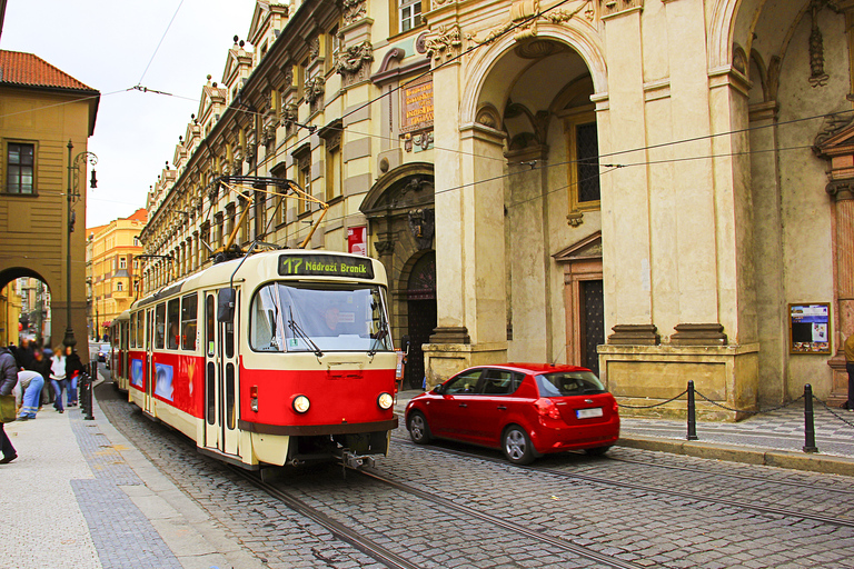 Prague: Full-Day Tour with Lunch and River Boat CruisePrague: Full-Day Tour and River Boat Cruise