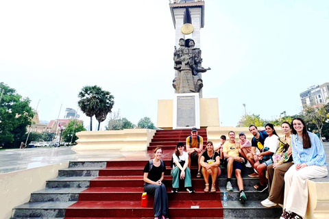 جولة سير في بنوم بنه: التاريخ والثقافة والفن وطعام الشوارع