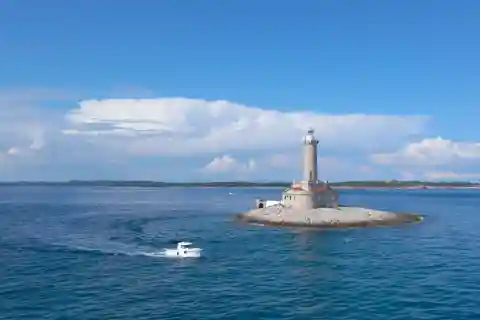 Kamenjak: Private Boat Tour with Food and Drink