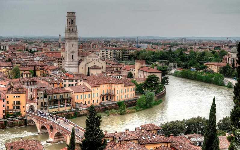 Da Jesolo: tour di un'intera giornata a Verona, Sirmione e Lago di Garda