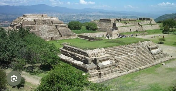 Oaxaca: Monte Albán & Black Pottery Half-Day Tour
