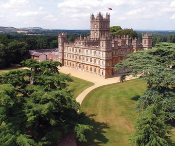 Downton Abbey and Village Small Group Tour from London